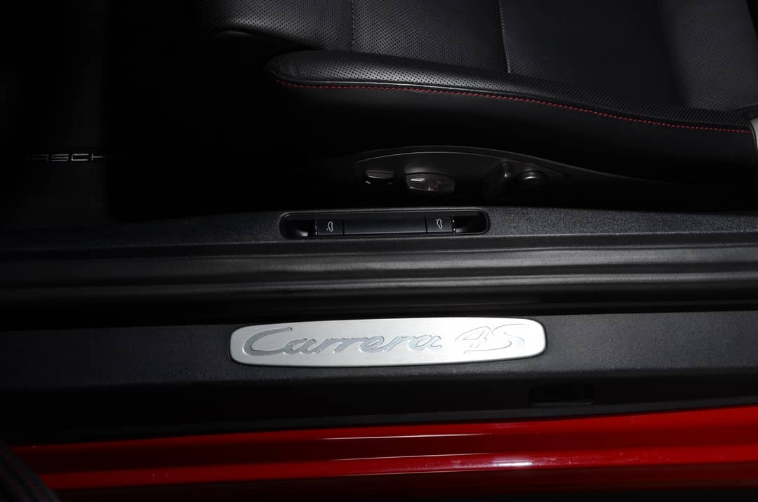 2014 Porsche 911 Carrera 4S — photo 19