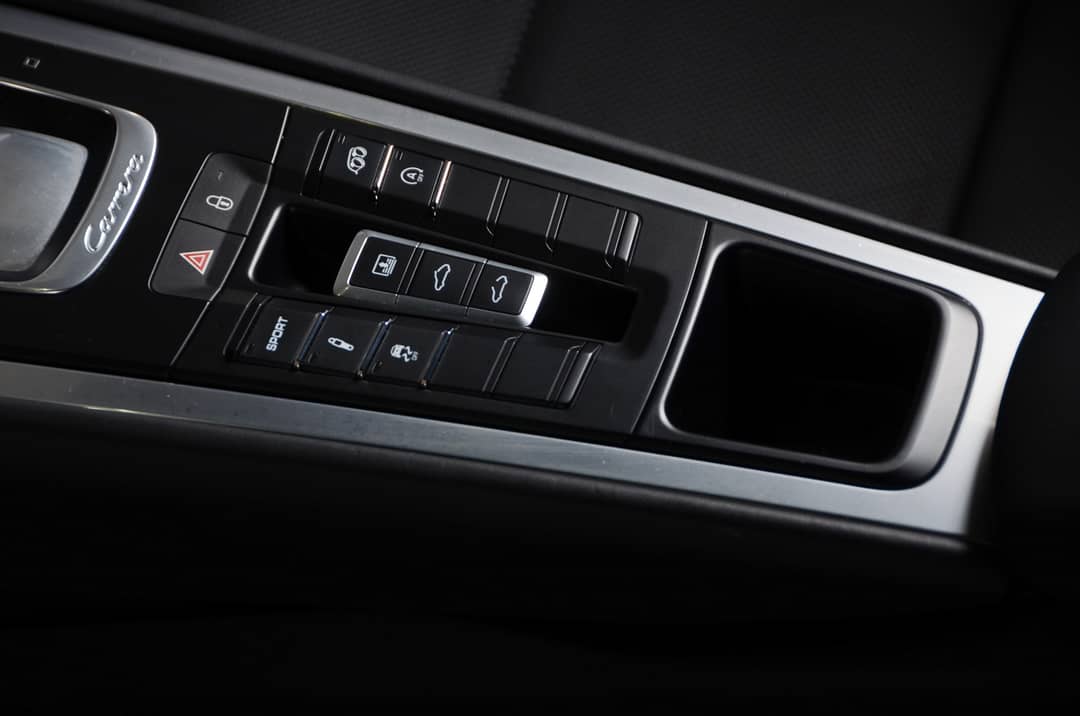2014 Porsche 911 Carrera 4S — photo 25
