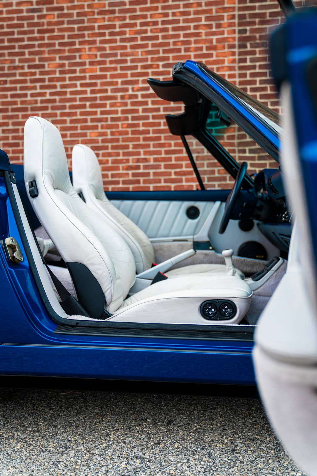 1991 Porsche 911 Carrera 2 — photo 12