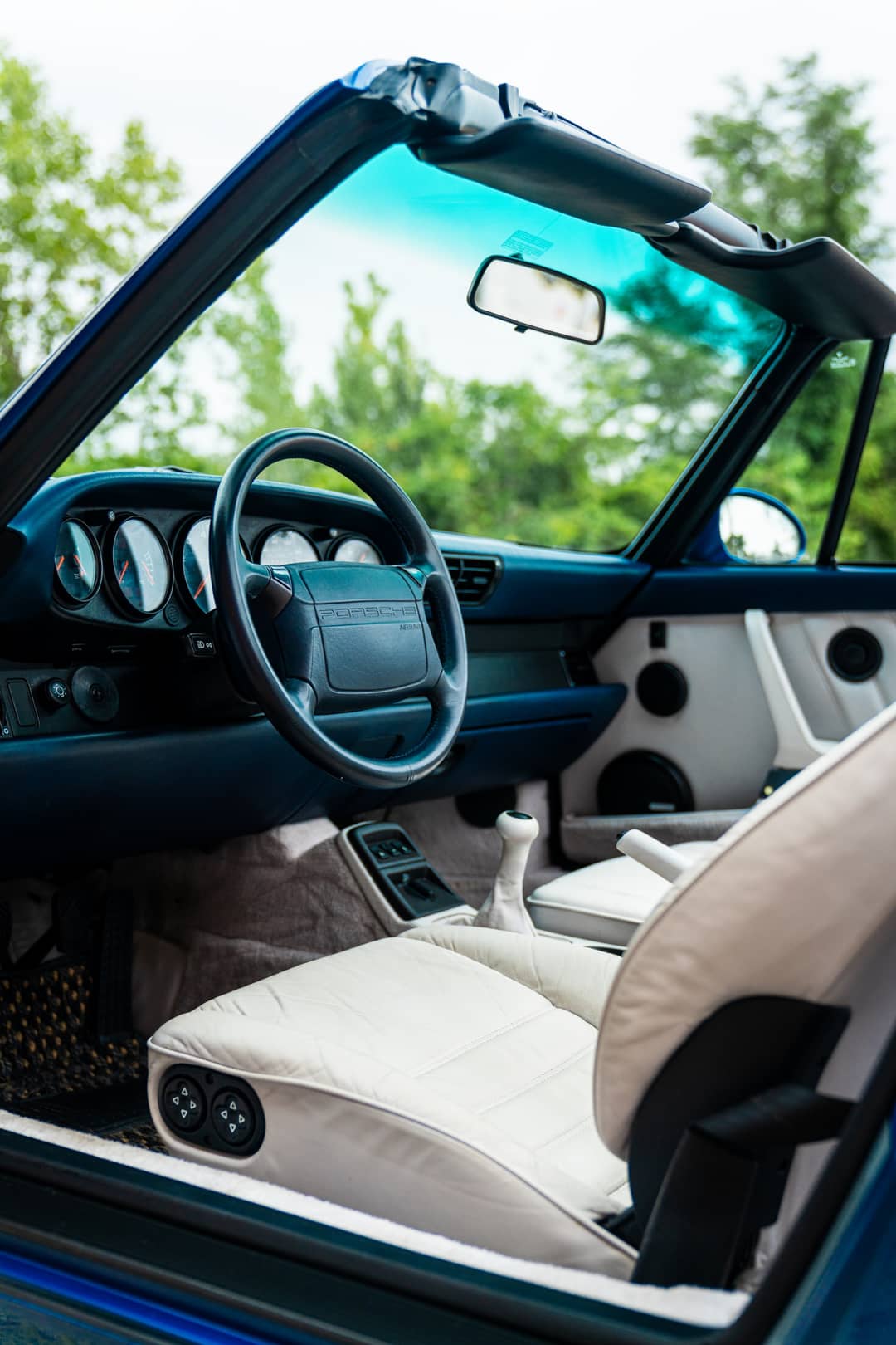 1991 Porsche 911 Carrera 2 — photo 9