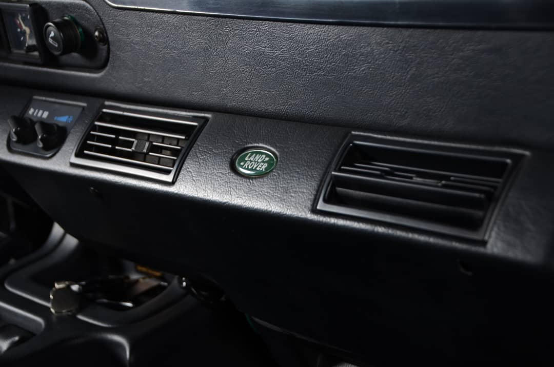 1997 Land Rover Defender 90 — photo 28