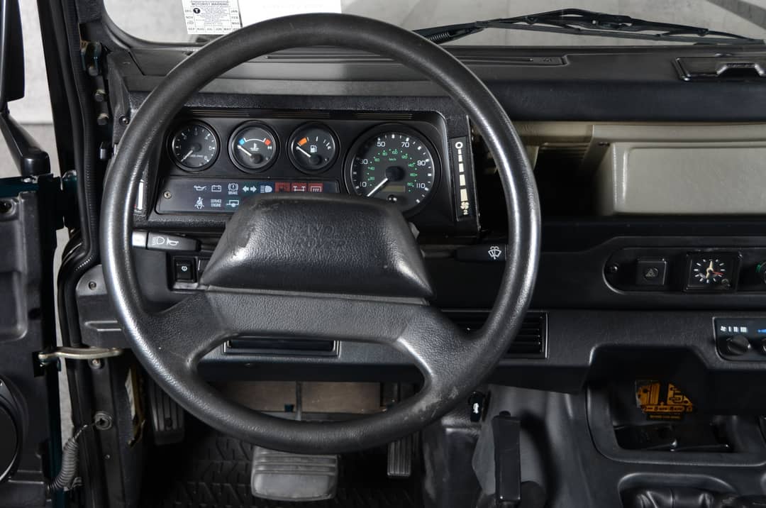 1997 Land Rover Defender 90 — photo 30