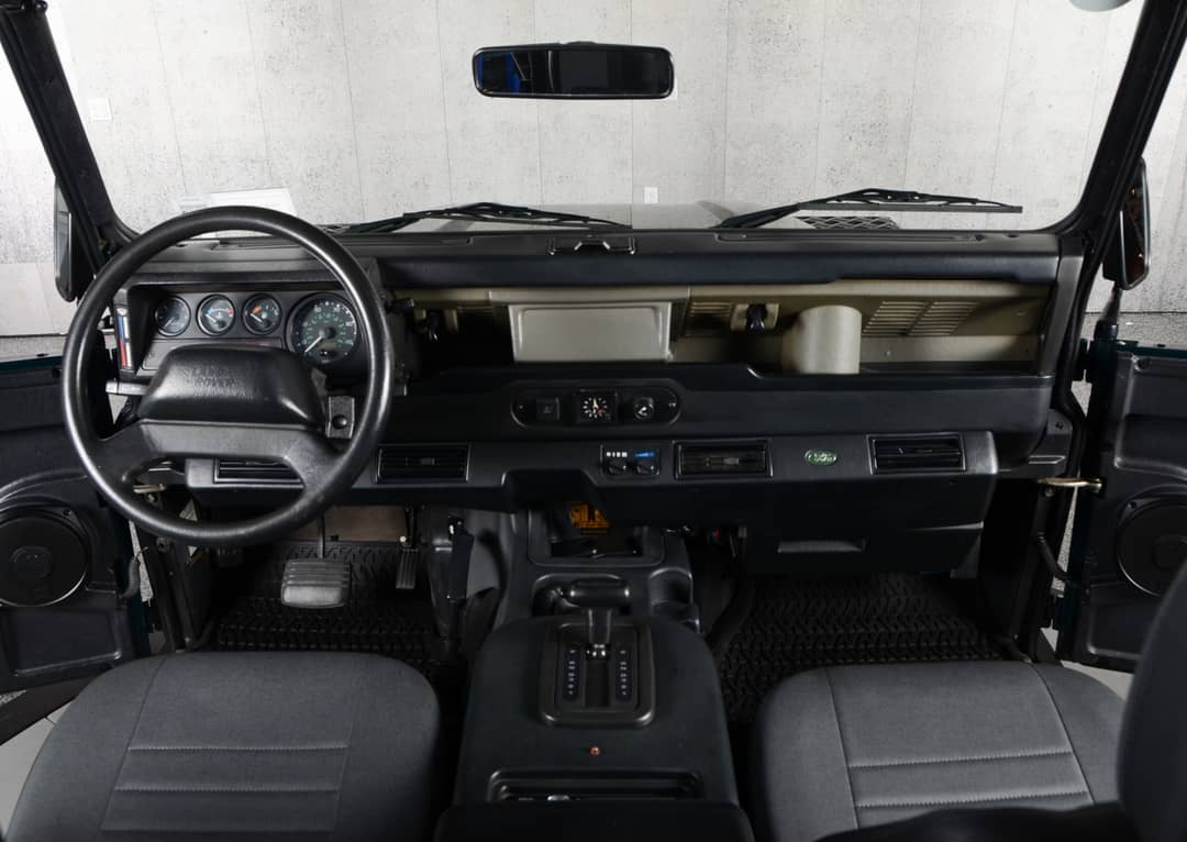 1997 Land Rover Defender 90 — photo 32