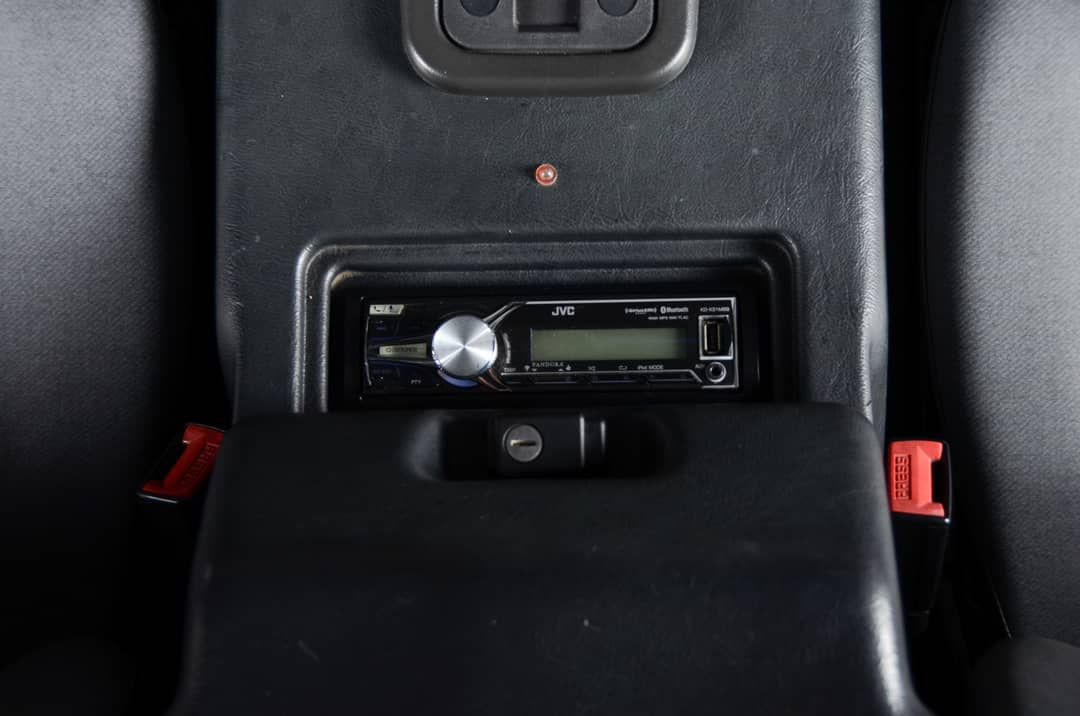 1997 Land Rover Defender 90 — photo 36