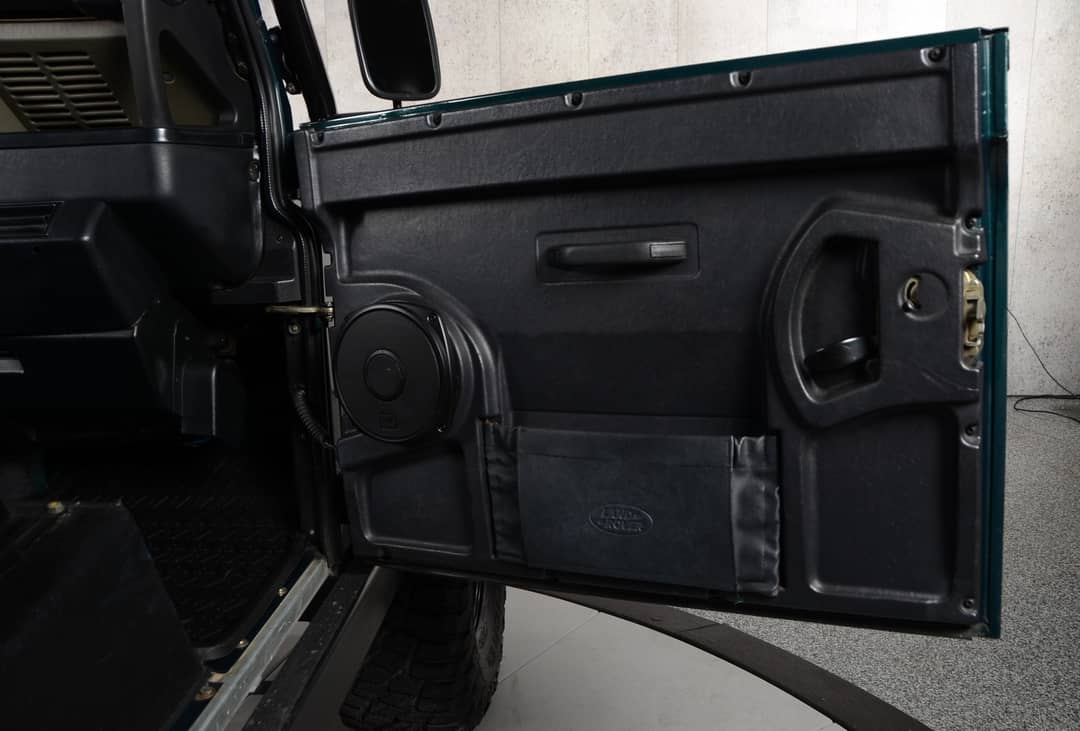 1997 Land Rover Defender 90 — photo 40