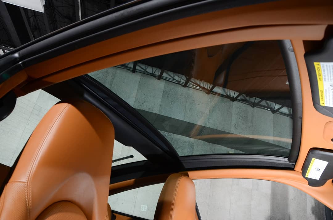 2011 Porsche 911 Targa 4S — photo 6