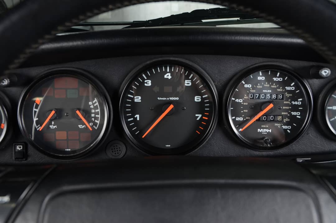 1990 Porsche 911 Carrera 2 — photo 18