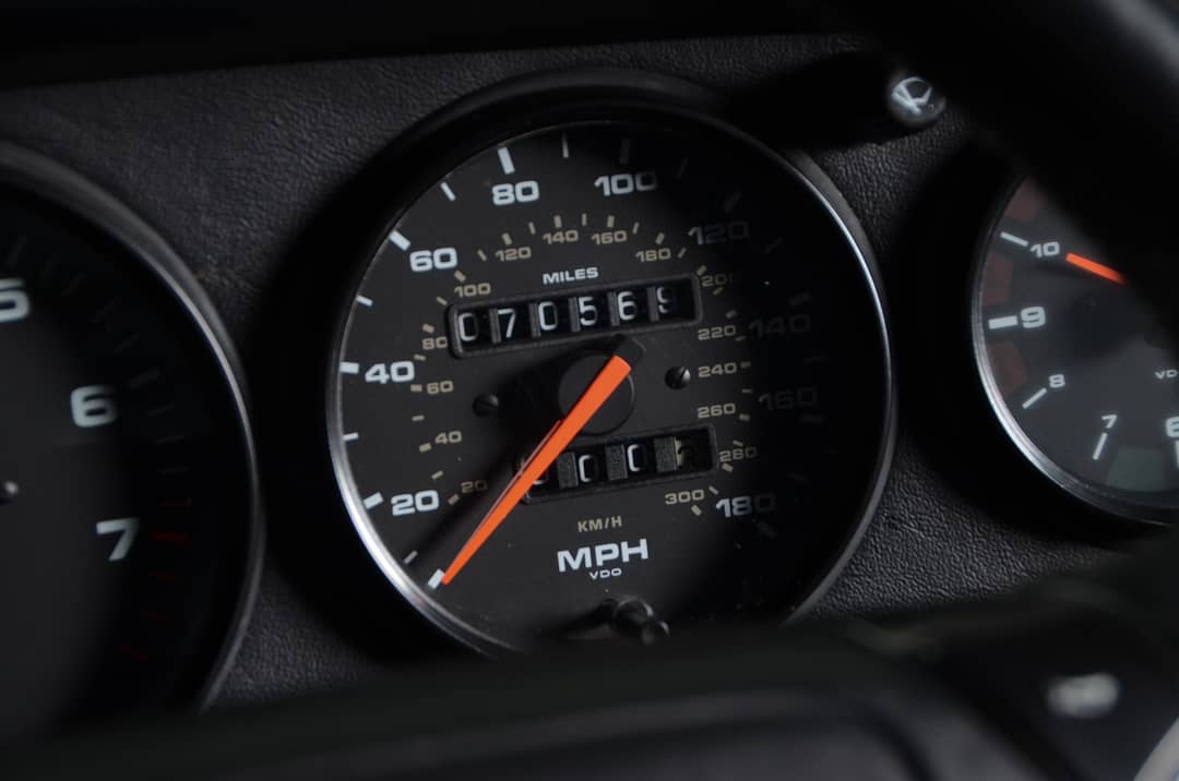 1990 Porsche 911 Carrera 2 — photo 19