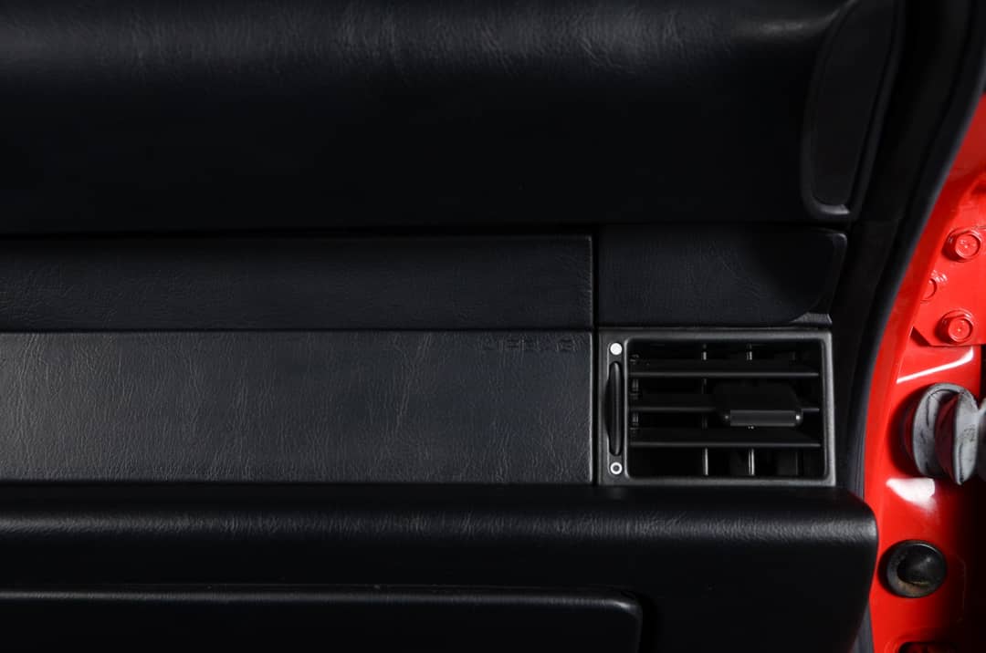 1990 Porsche 911 Carrera 2 — photo 20