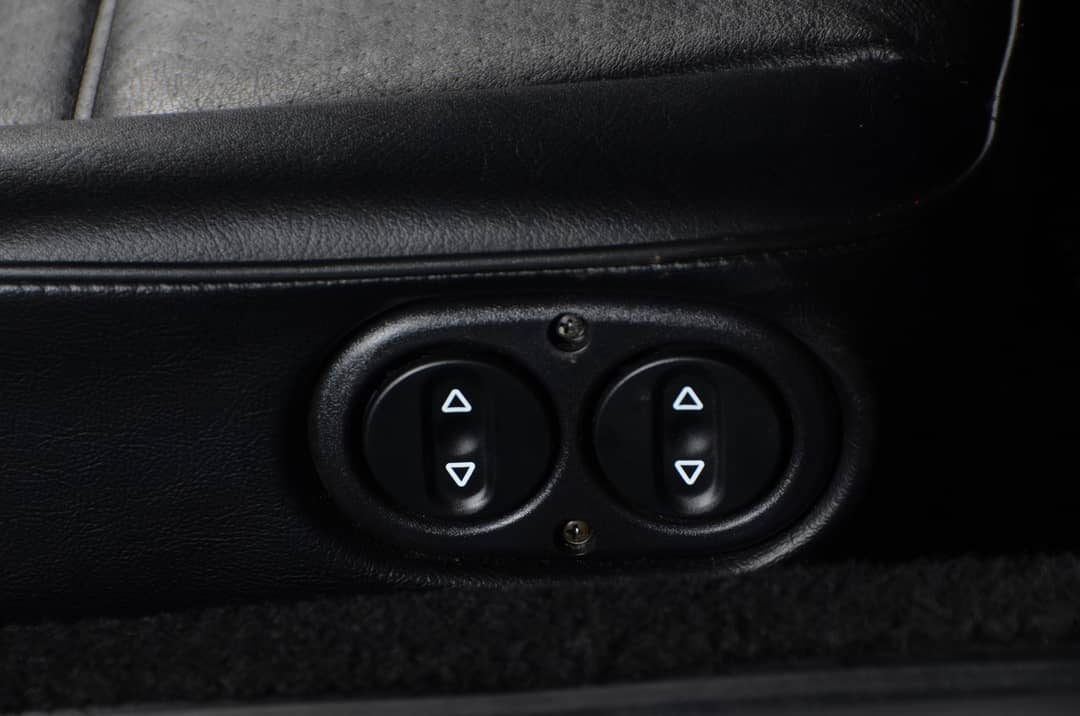 1990 Porsche 911 Carrera 2 — photo 26