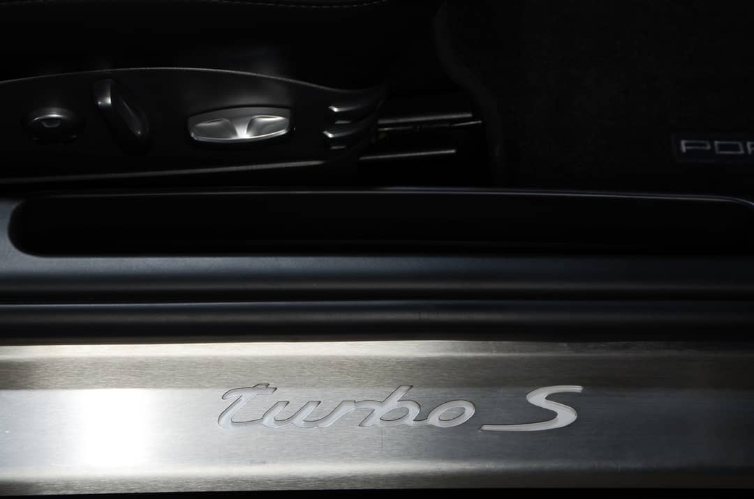 2012 Porsche 911 Turbo S — photo 30
