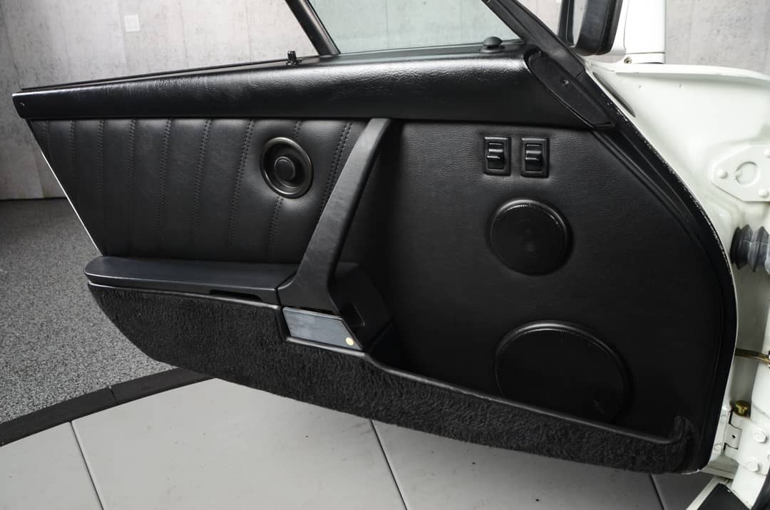 1990 Porsche 911 Carrera 2 Targa — photo 16