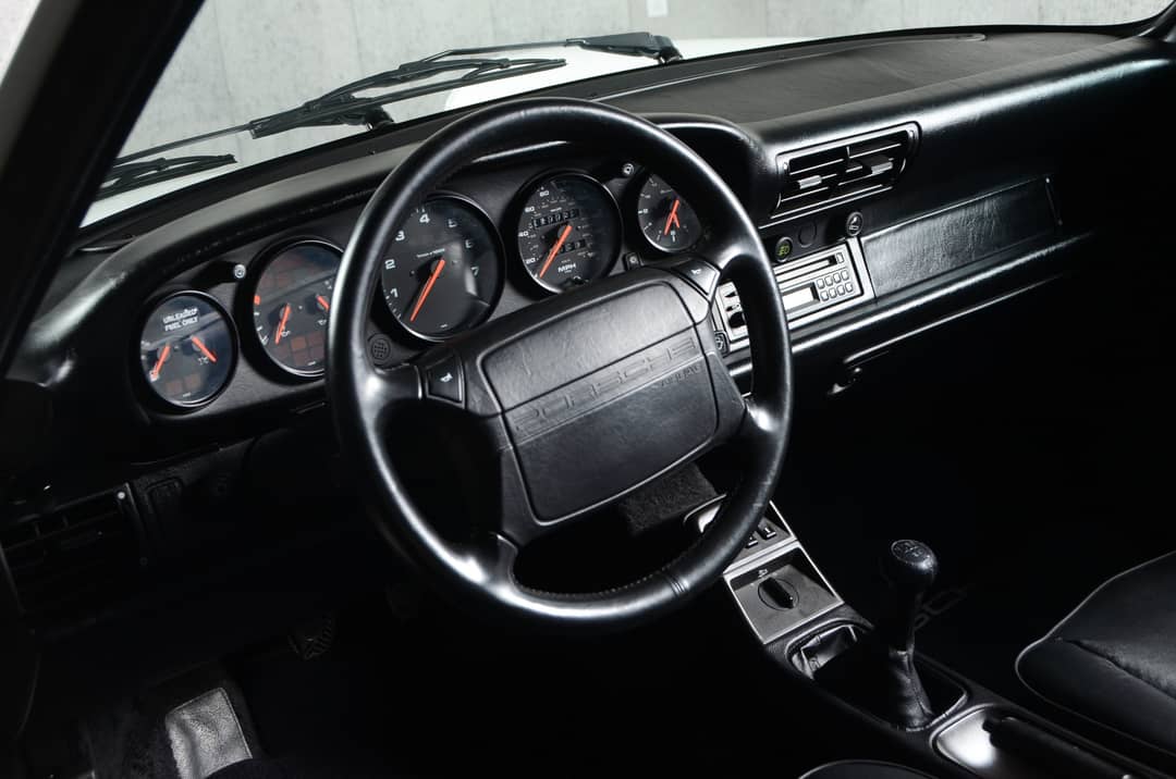 1990 Porsche 911 Carrera 2 Targa — photo 17