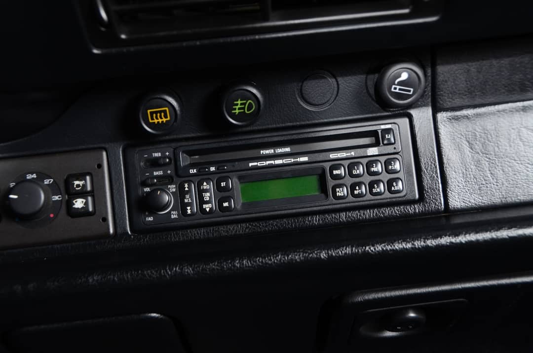 1990 Porsche 911 Carrera 2 Targa — photo 24