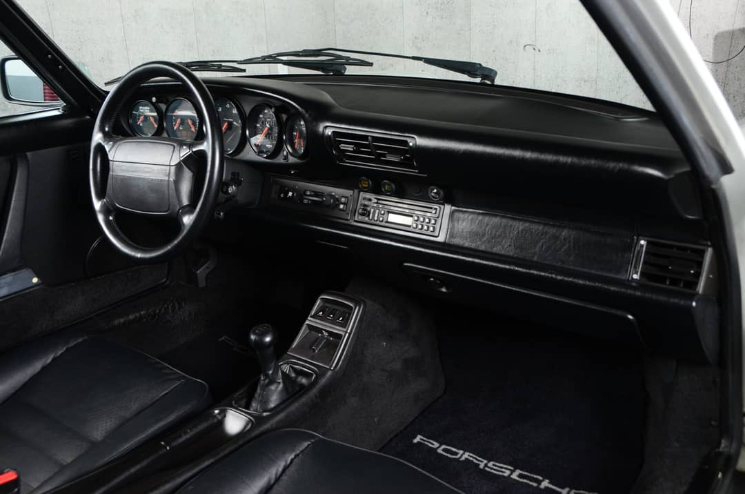 1990 Porsche 911 Carrera 2 Targa — photo 31