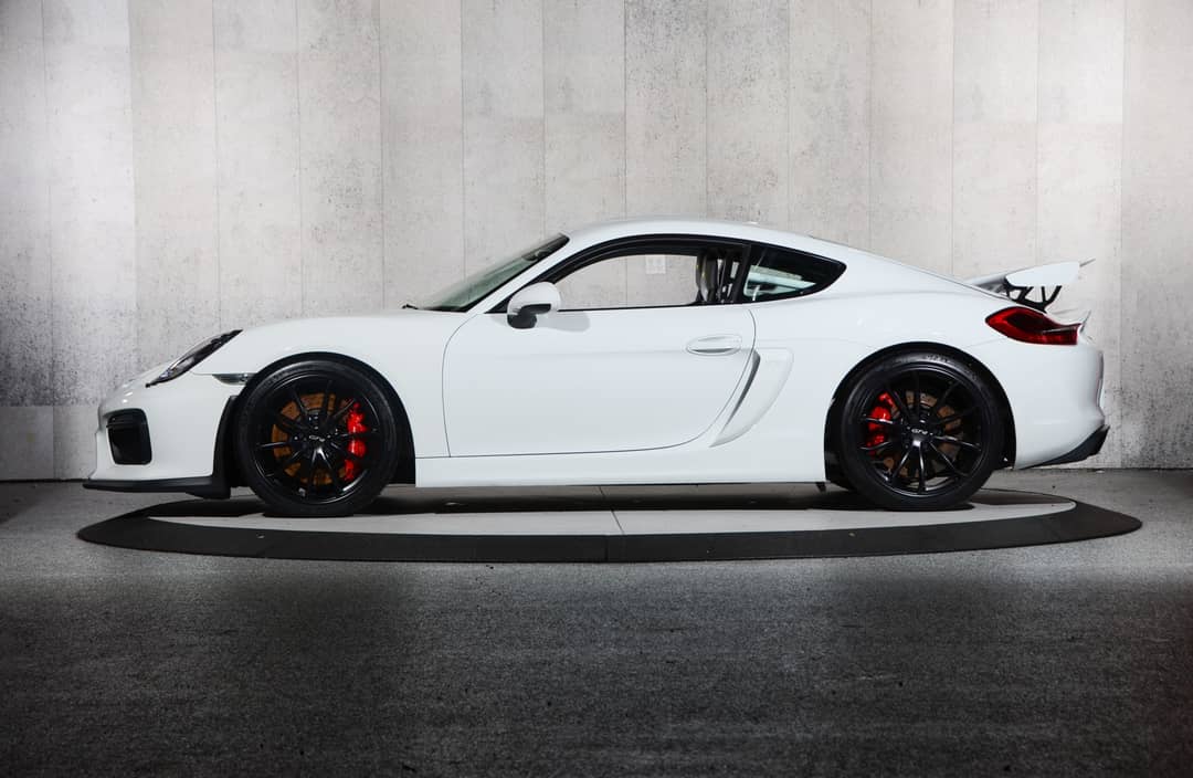 2016 Porsche Cayman GT4 — photo 14