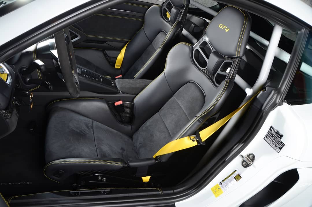 2016 Porsche Cayman GT4 — photo 17