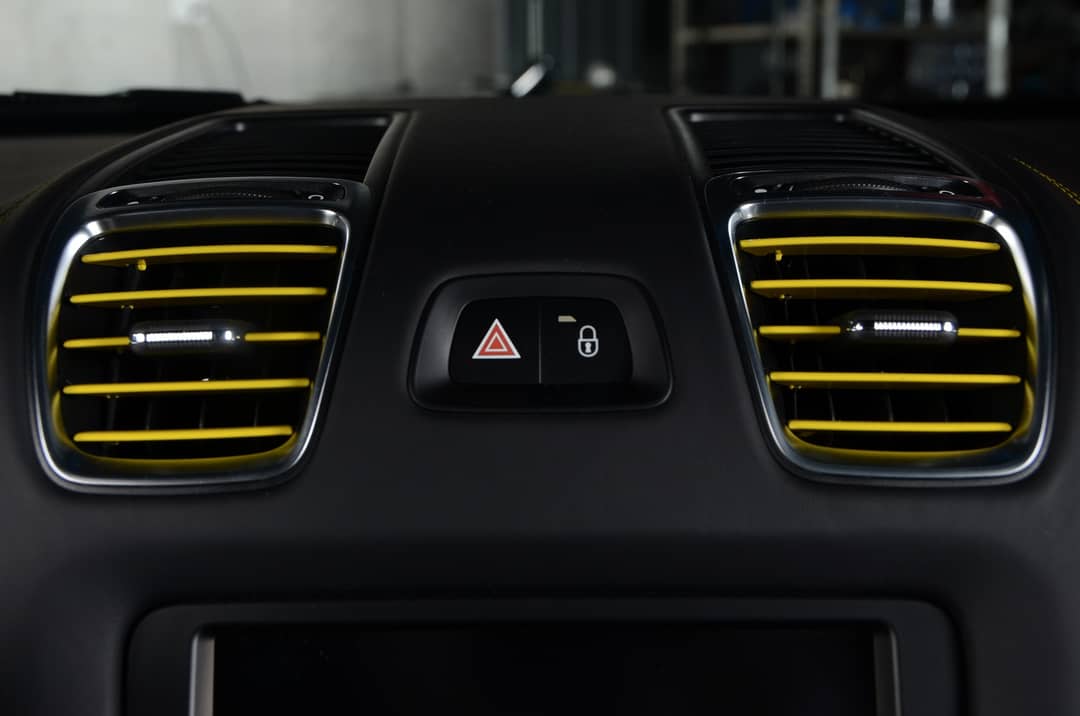 2016 Porsche Cayman GT4 — photo 21