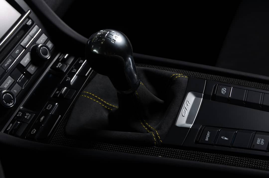 2016 Porsche Cayman GT4 — photo 23