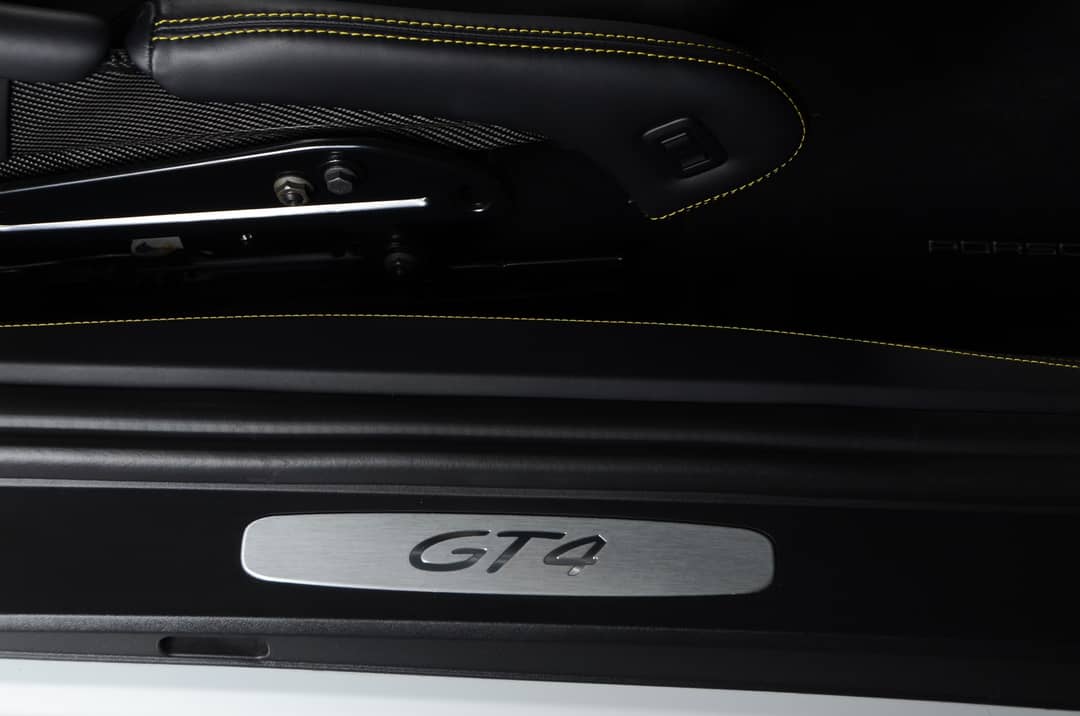 2016 Porsche Cayman GT4 — photo 26