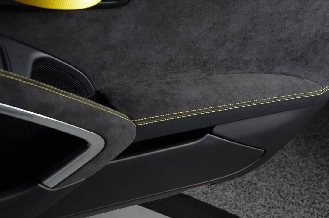 2016 Porsche Cayman GT4 — photo 28