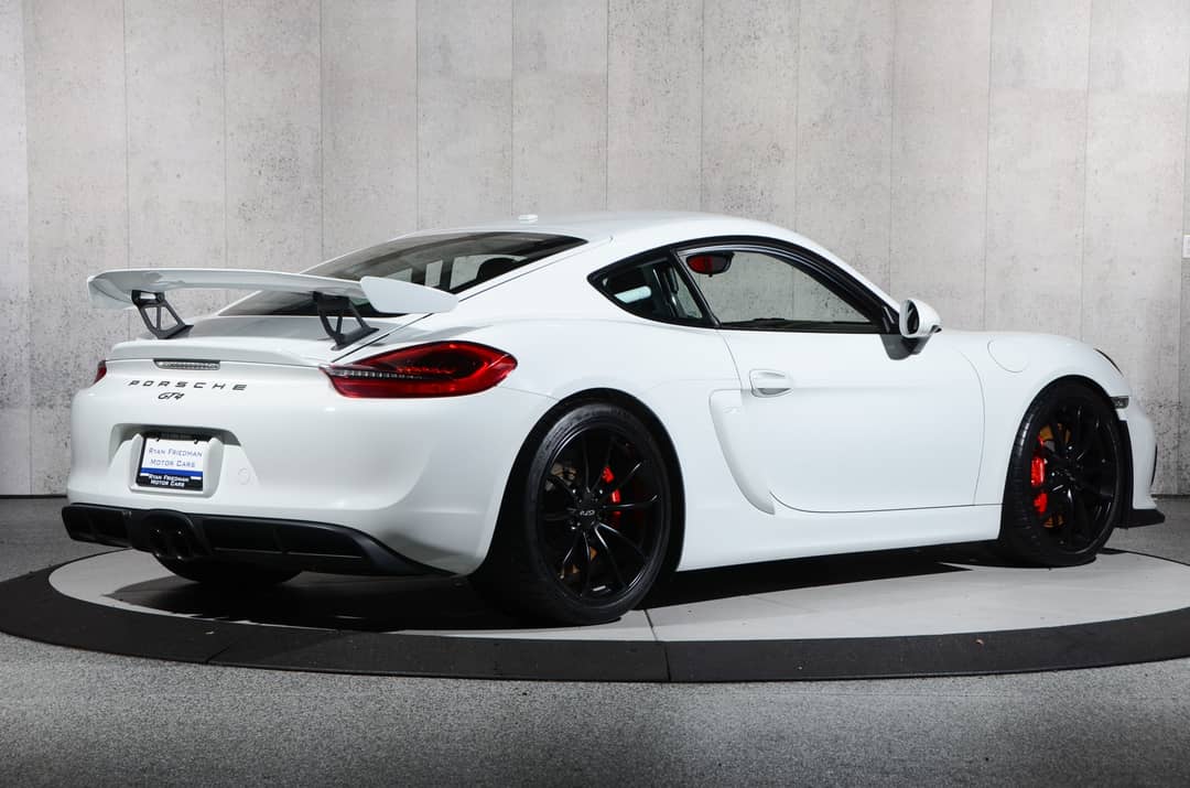 2016 Porsche Cayman GT4 — photo 8