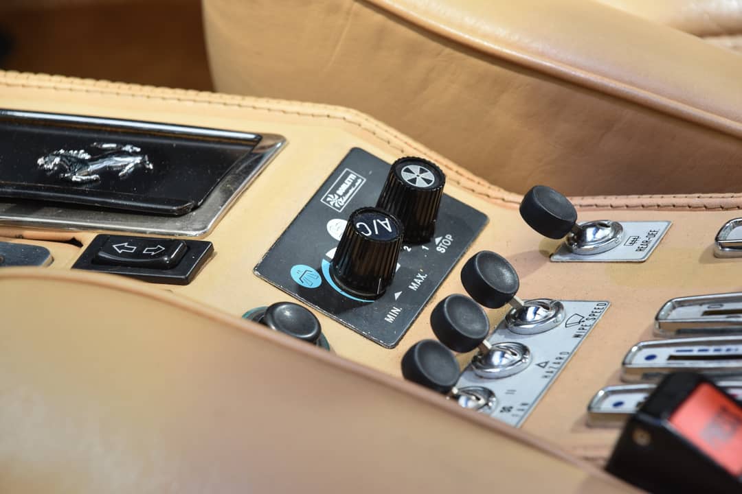 1984 Ferrari 308 — photo 25