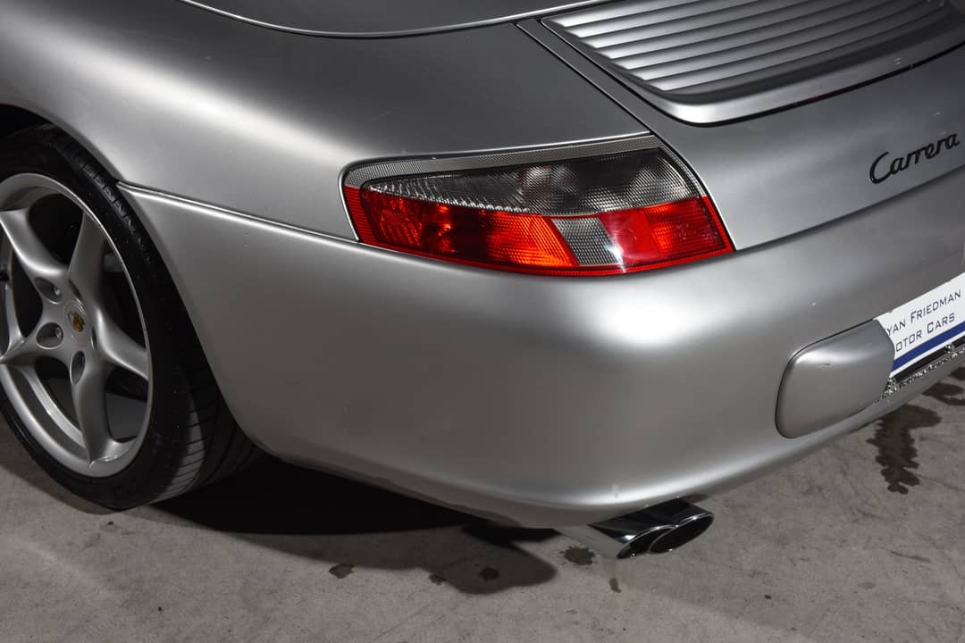 2004 Porsche 911 Carrera — photo 31