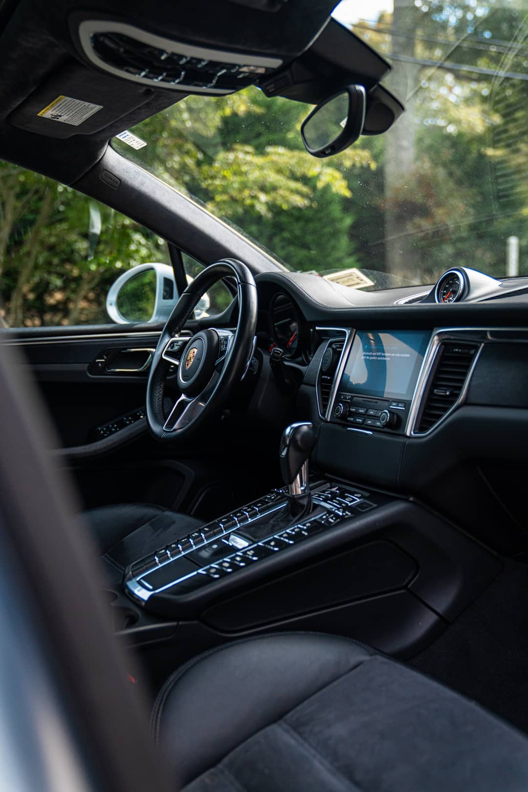 2017 Porsche Macan GTS — photo 14