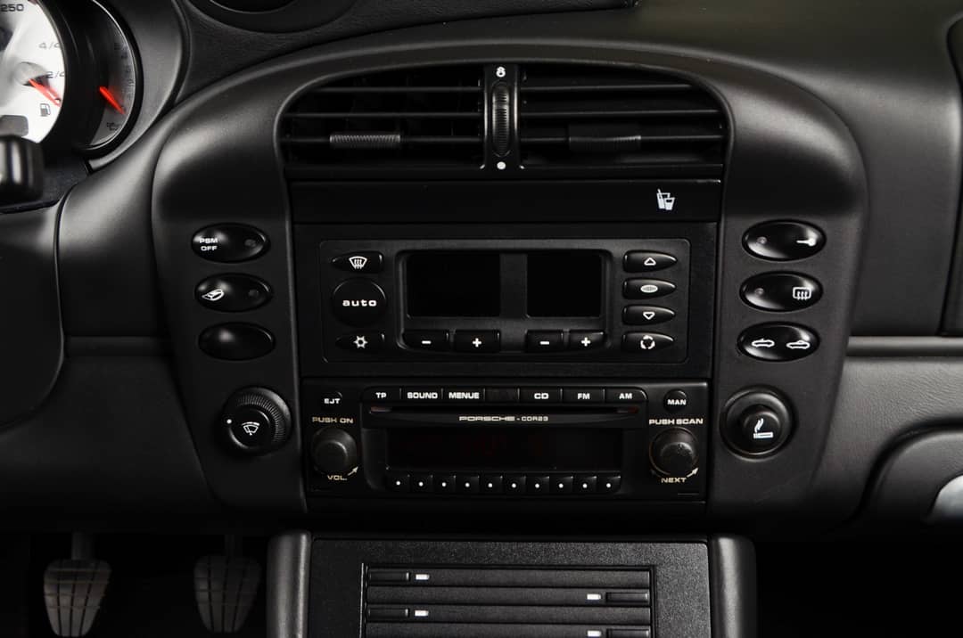 2004 Porsche 911 Carrera 4S — photo 30