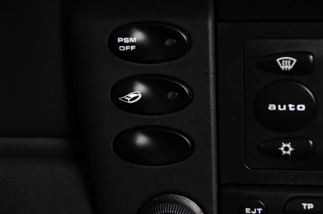 2004 Porsche 911 Carrera 4S — photo 31