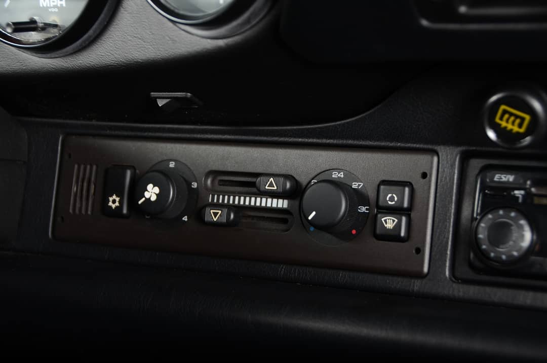 1992 Porsche 911 Carrera 4 Targa — photo 29