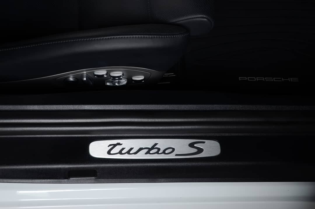 2014 Porsche 911 Turbo S — photo 17