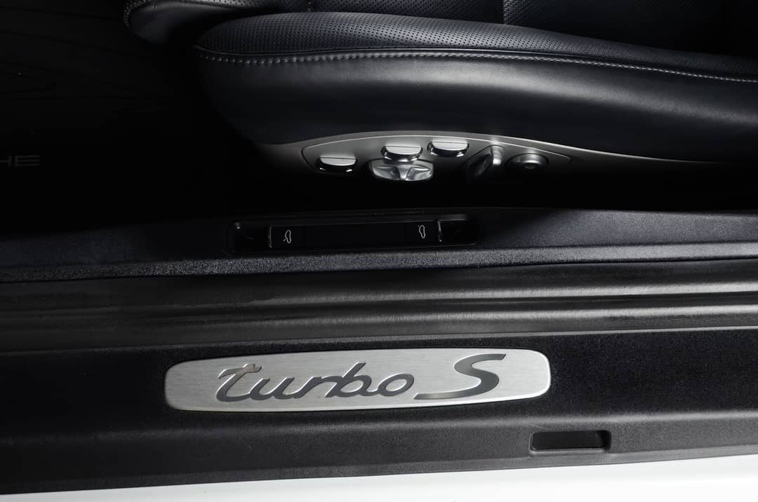 2014 Porsche 911 Turbo S — photo 30