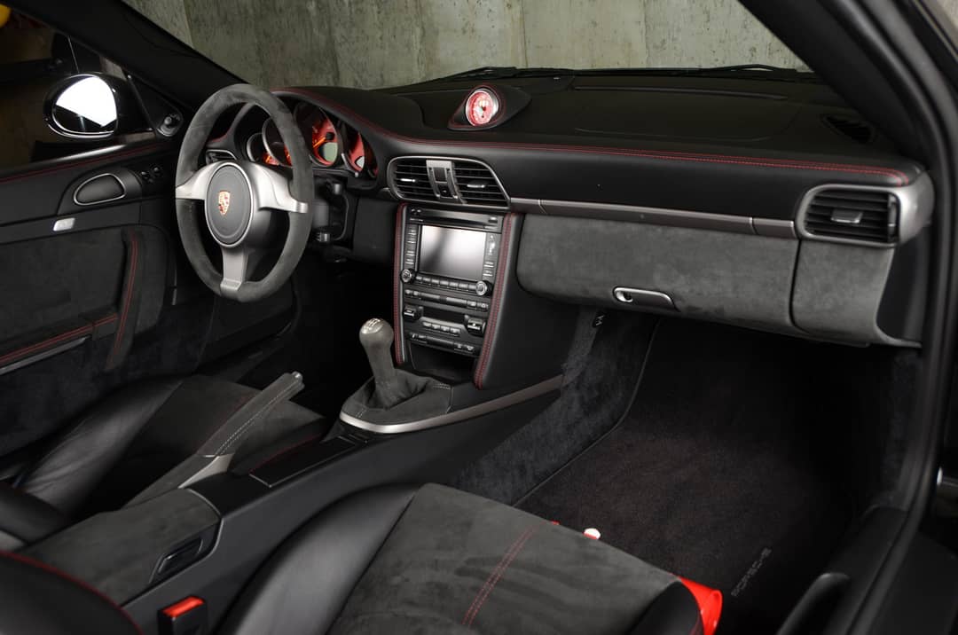 2010 Porsche 911 GT3 — photo 17