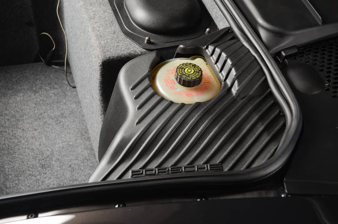 2000 Porsche 911 Millennium Edition — photo 9