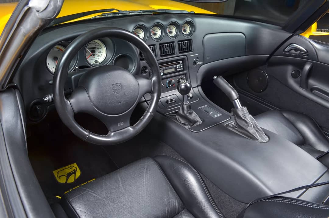 2001 Dodge Viper RT/10 — photo 36