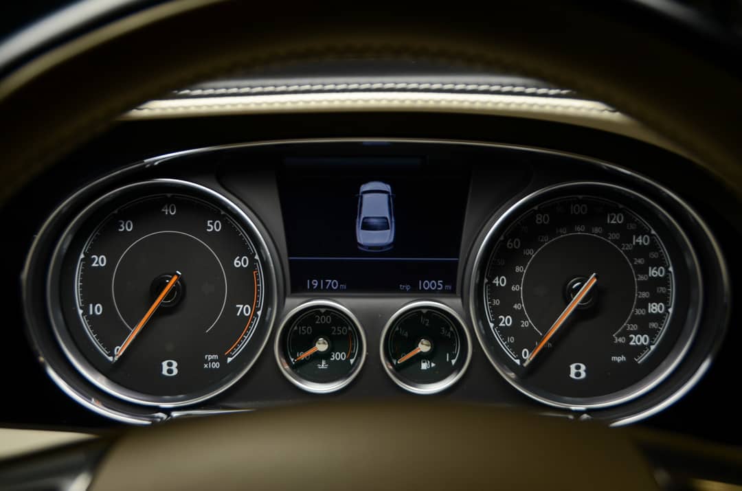 2018 Bentley Flying Spur V8 S — photo 17