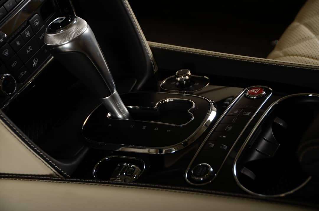 2018 Bentley Flying Spur V8 S — photo 22