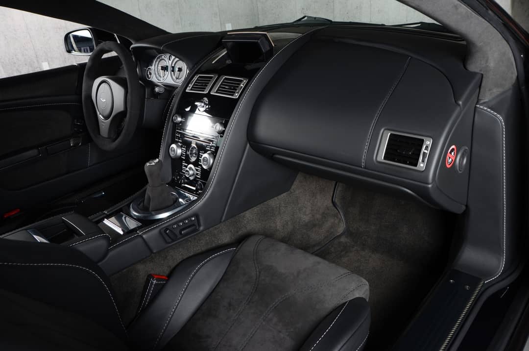 2009 Aston Martin DBS — photo 28