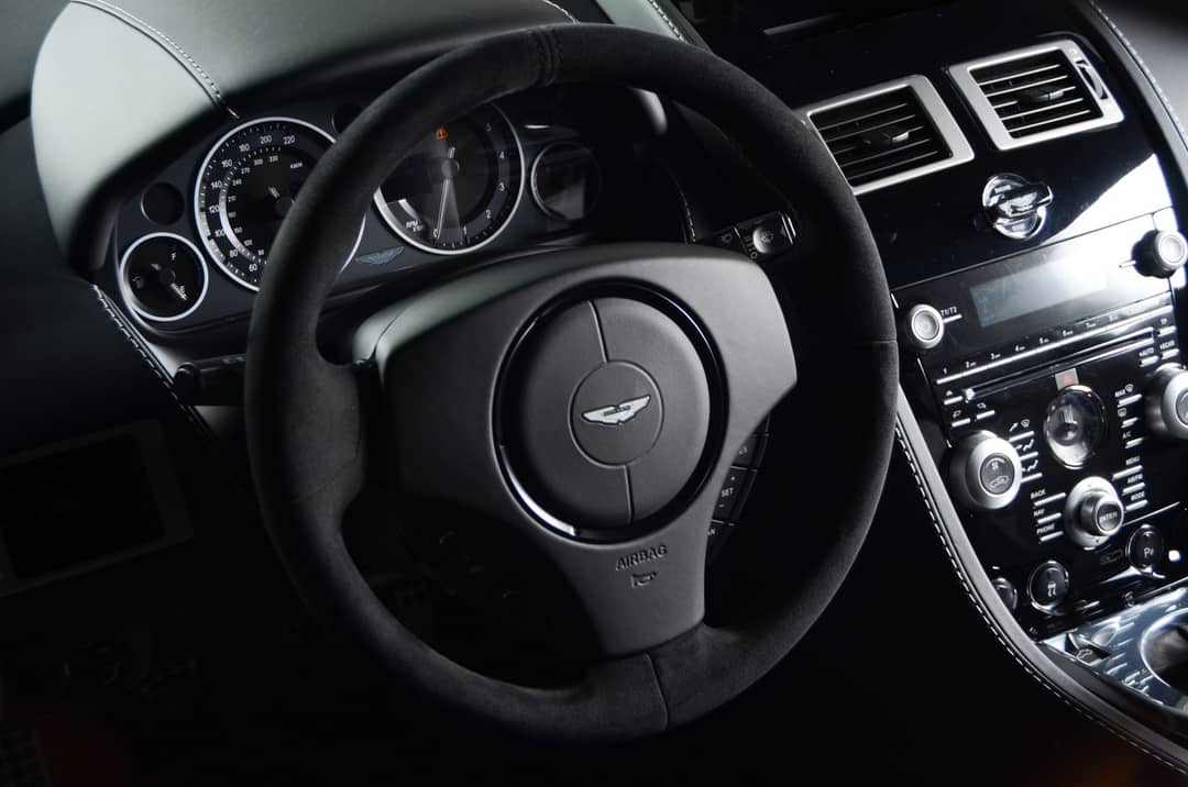 2009 Aston Martin DBS — photo 38