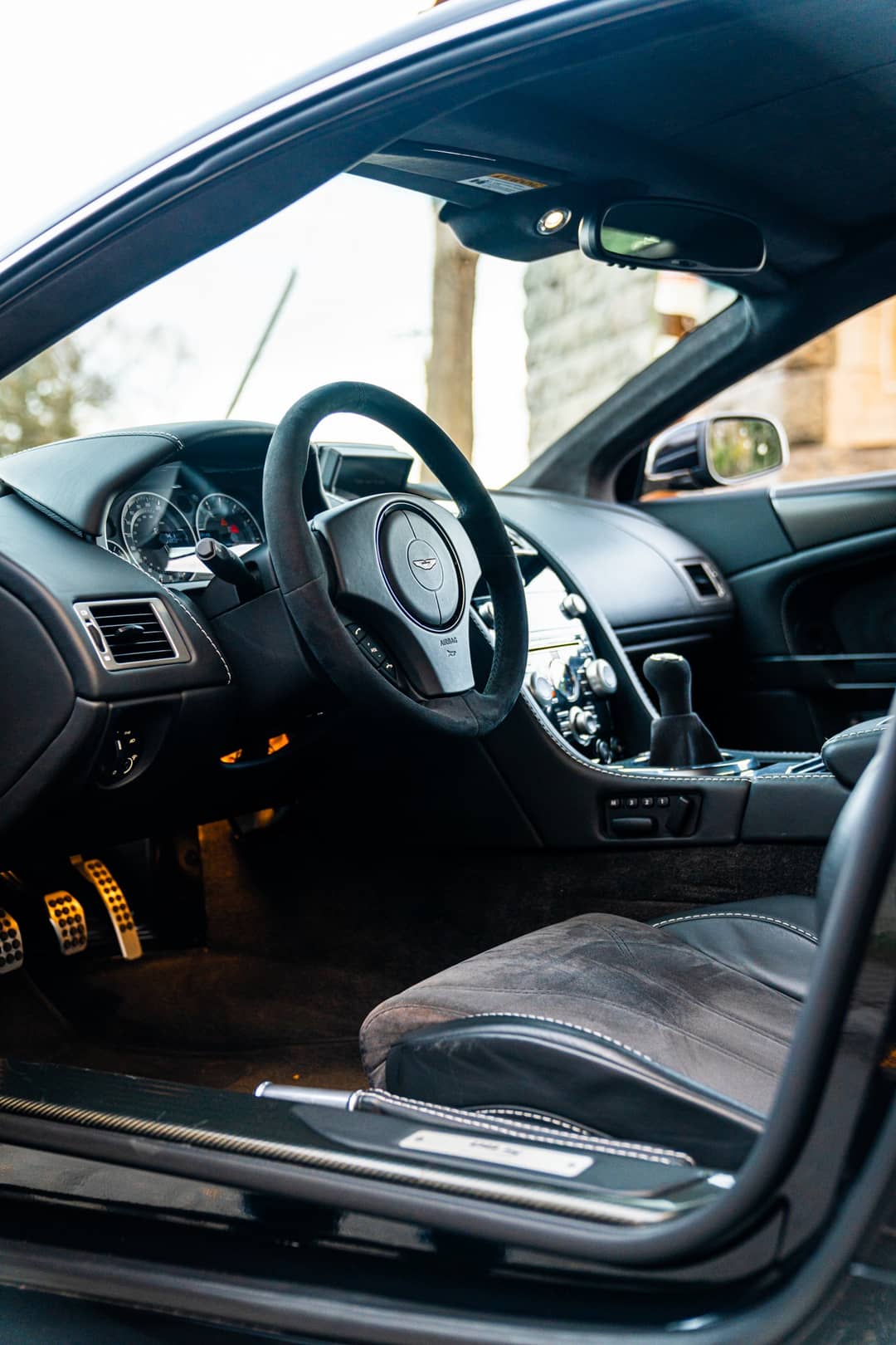 2009 Aston Martin DBS — photo 47