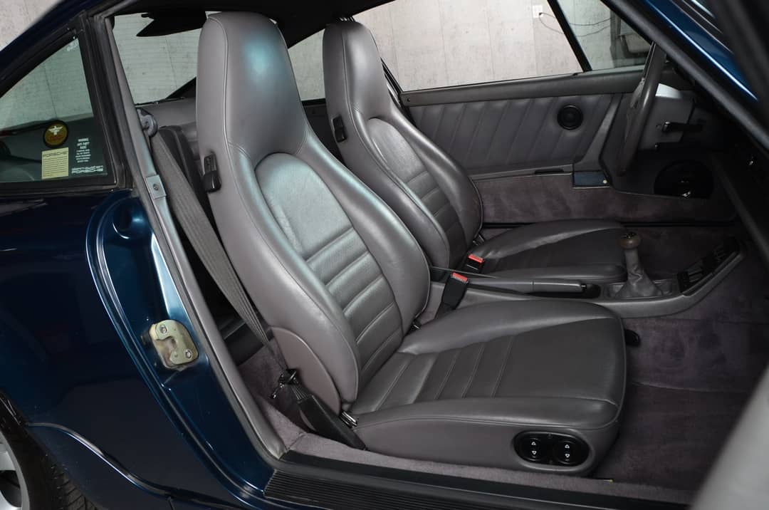 1993 Porsche 911 Carrera 4 — photo 16