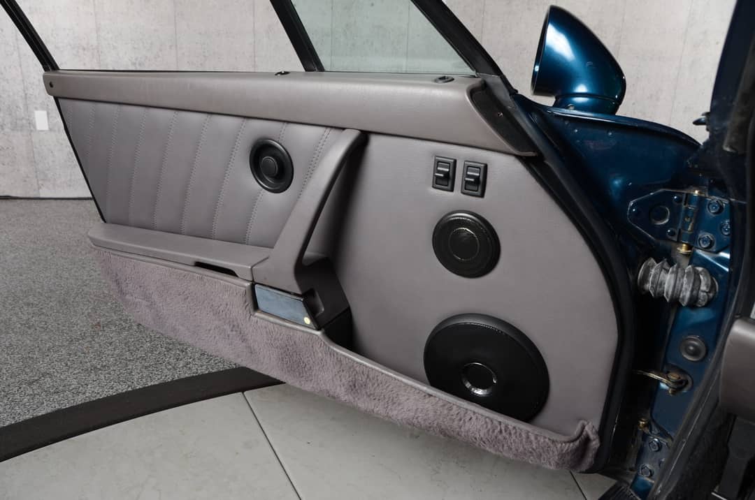 1993 Porsche 911 Carrera 4 — photo 19