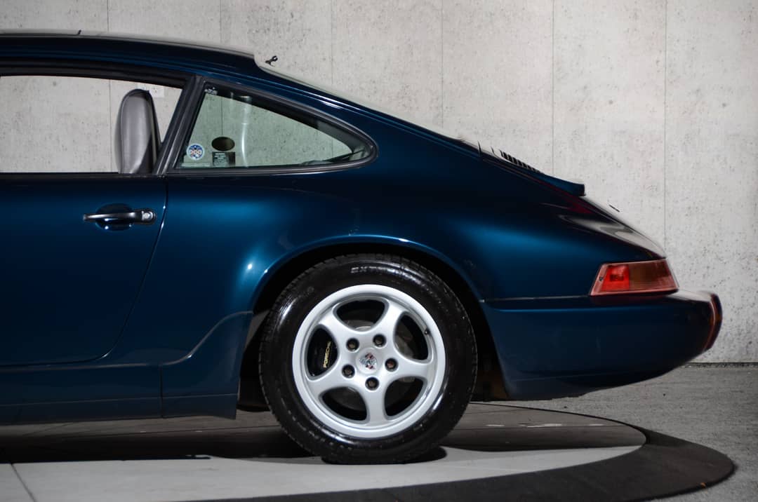 1993 Porsche 911 Carrera 4 — photo 9