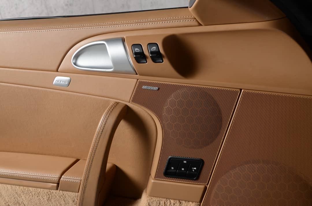 2010 Porsche 911 Turbo — photo 24