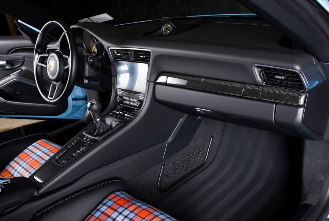 2018 Porsche 911 GT3 Touring — photo 20