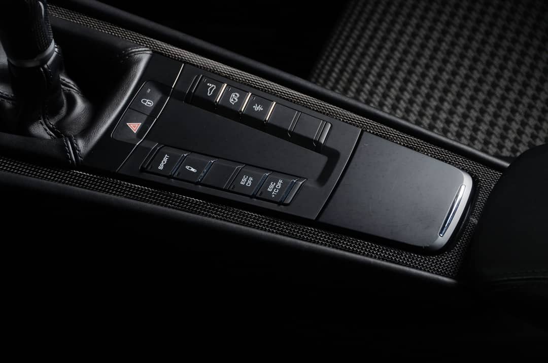 2018 Porsche 911 GT3 Touring — photo 25