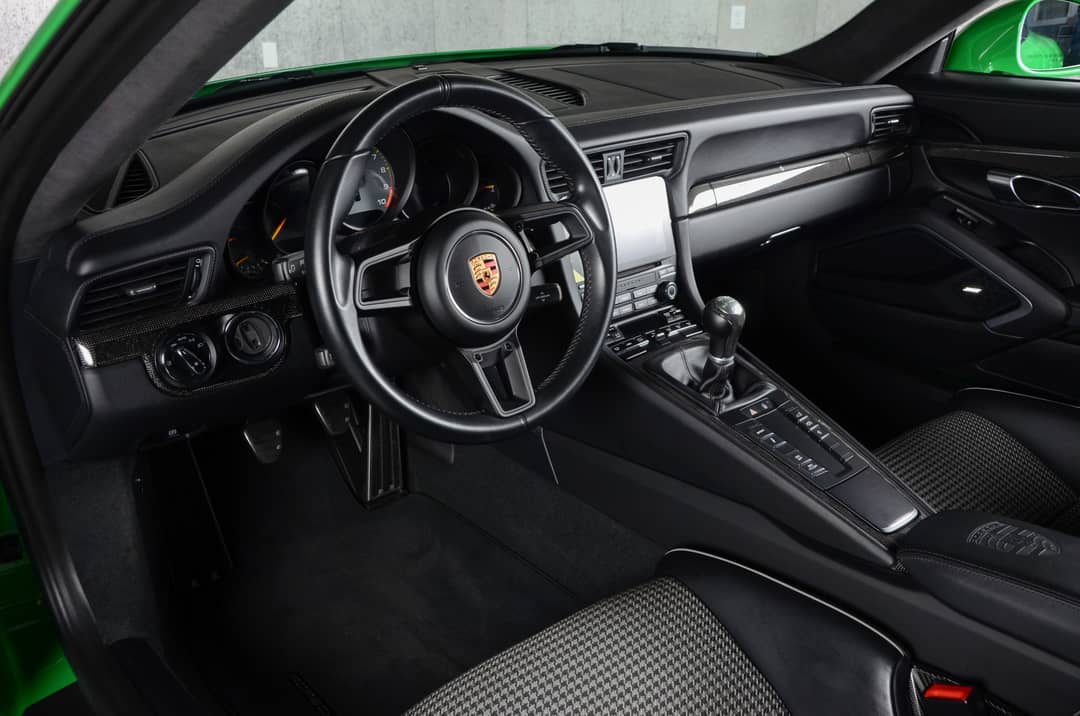 2018 Porsche 911 GT3 Touring — photo 4