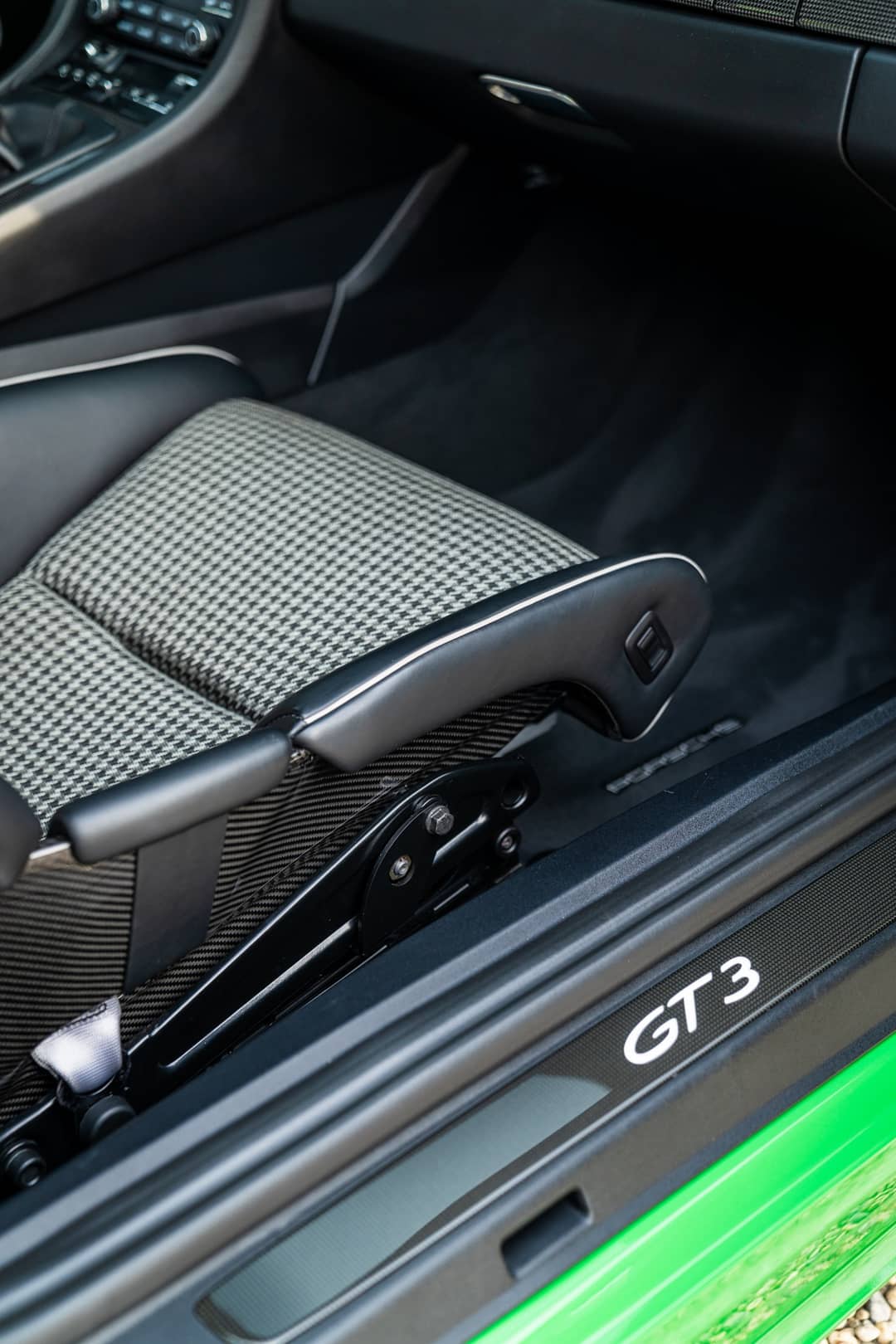 2018 Porsche 911 GT3 Touring — photo 50
